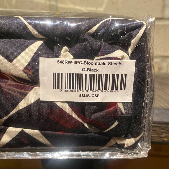 Luxury Soft Printed Bed Sheet Set. Queen. Black - Picture 2 of 3